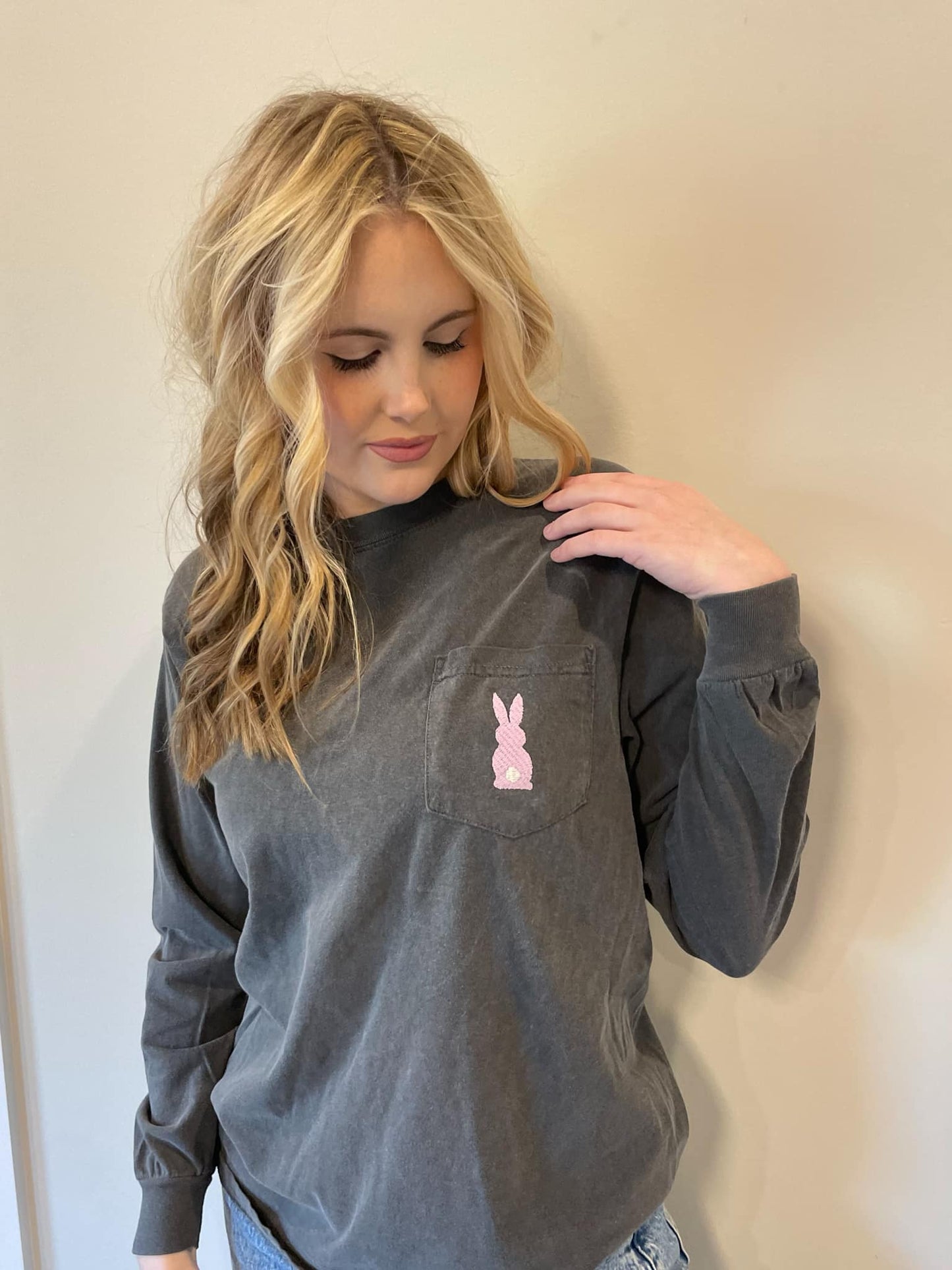 EMBROIDERED BUNNY LONG SLEEVE